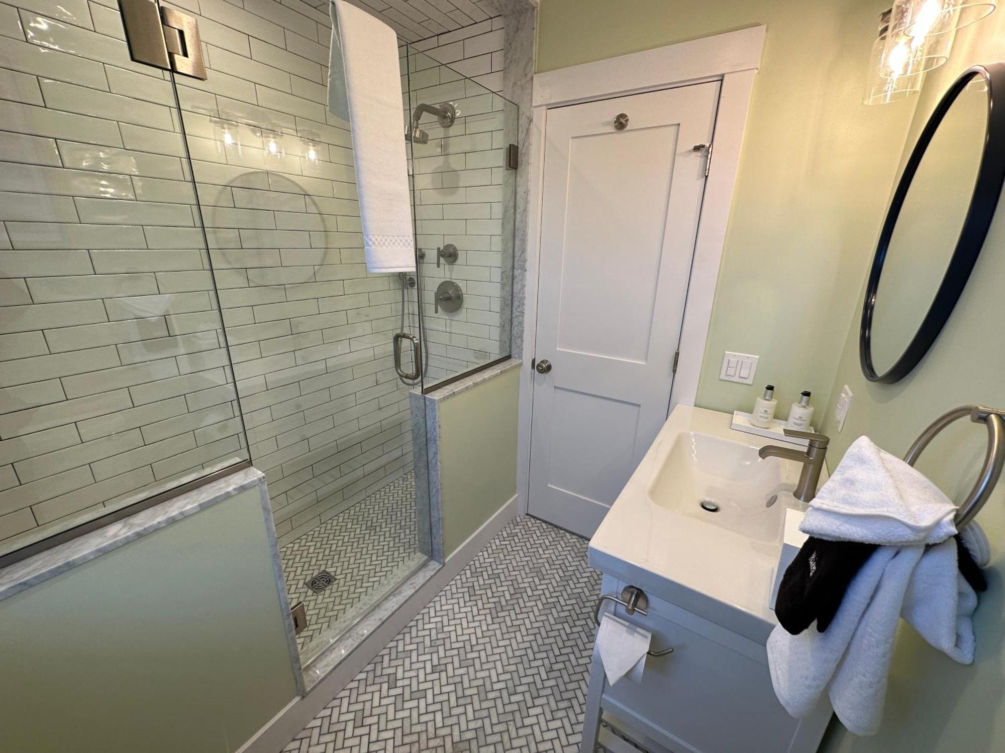 מלון ניופורט Prime Location! Renovated House! 6 Bed4 Bath מראה חיצוני תמונה